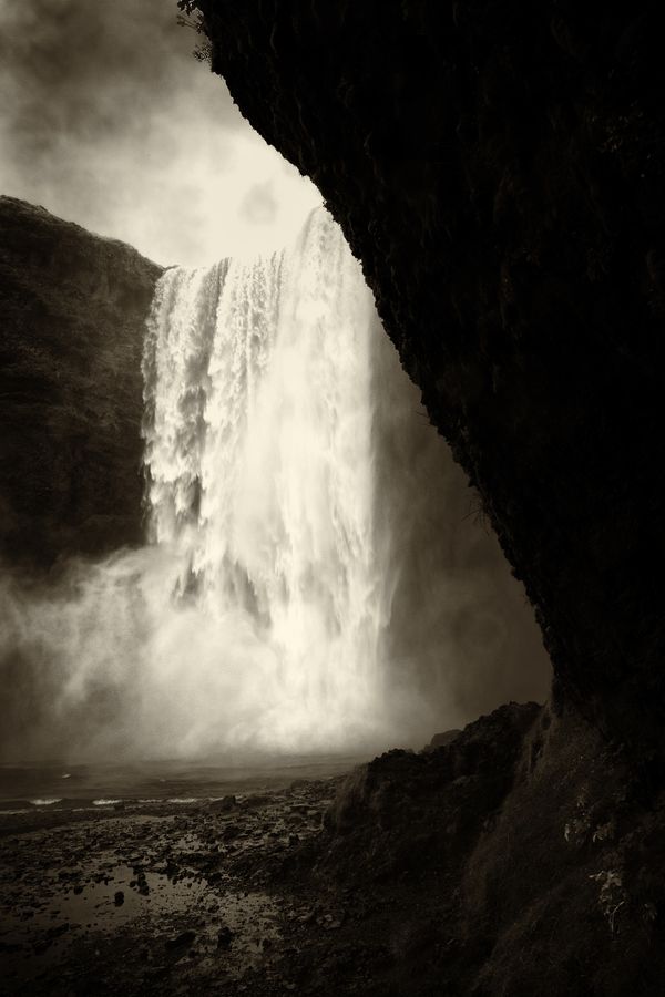 Mighty Skógafoss