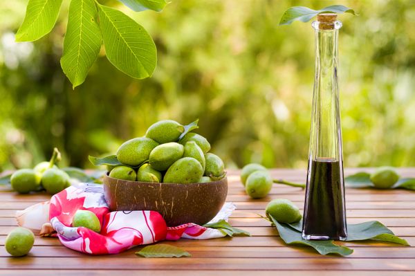 Walnut liqueur